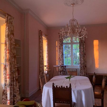 Le Manoir Des Rochers Bouere Bagian luar foto