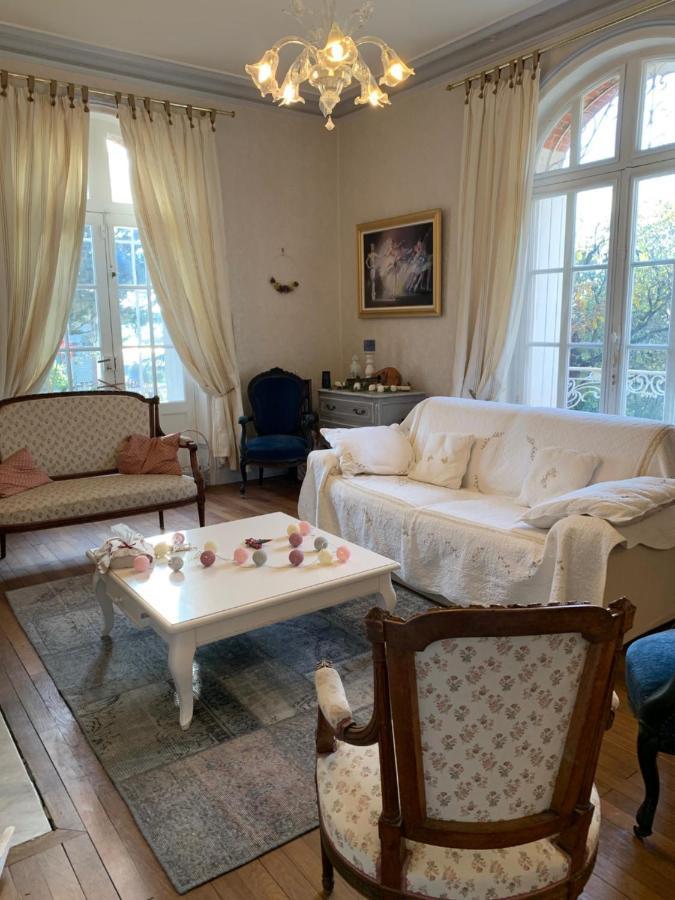 Le Manoir Des Rochers Bouere Bagian luar foto