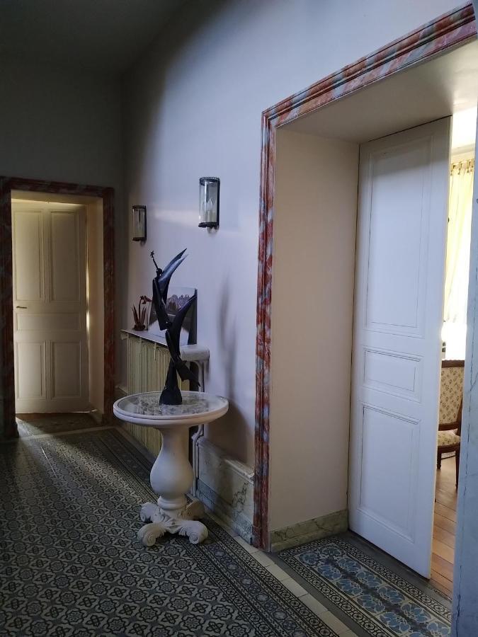 Le Manoir Des Rochers Bouere Bagian luar foto