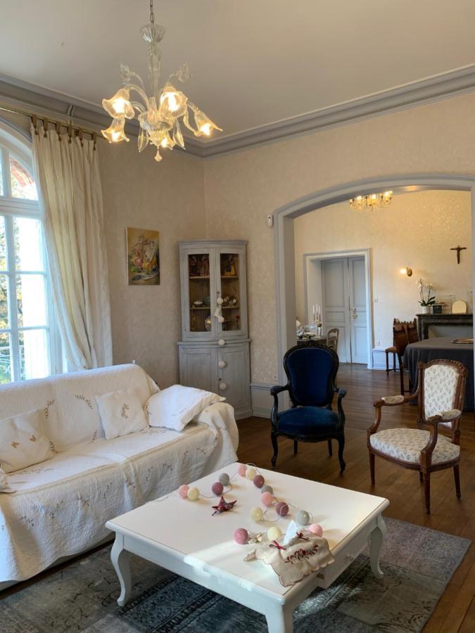 Le Manoir Des Rochers Bouere Bagian luar foto