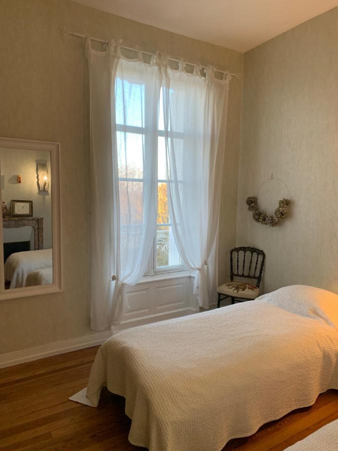 Le Manoir Des Rochers Bouere Bagian luar foto