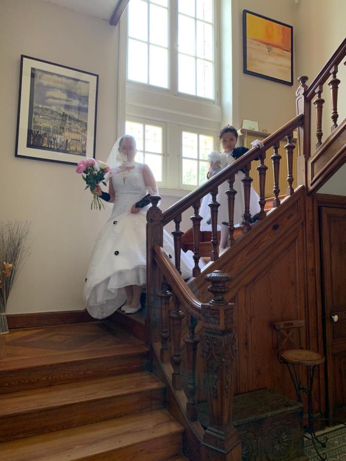 Le Manoir Des Rochers Bouere Bagian luar foto